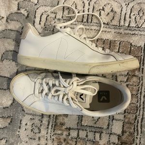 Veja shoes size 8
